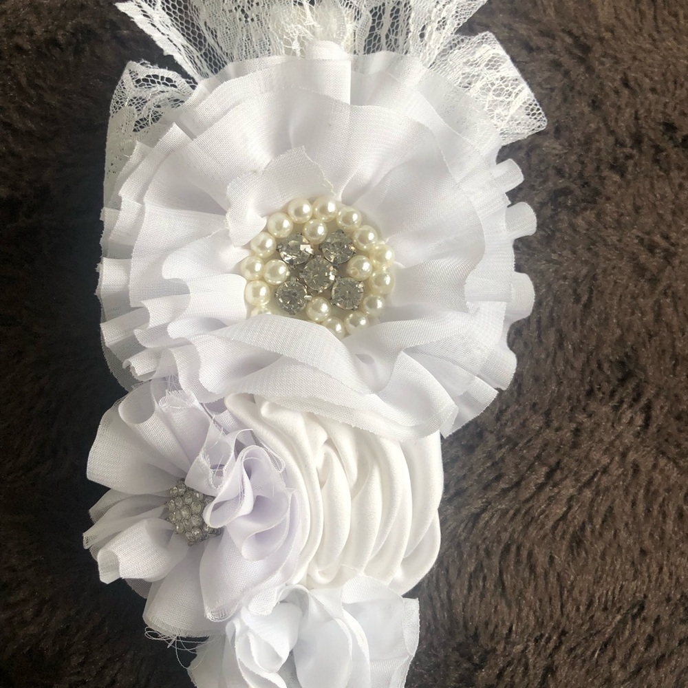 NWOT Handmade Cluster of Flowers with Jewels Headband